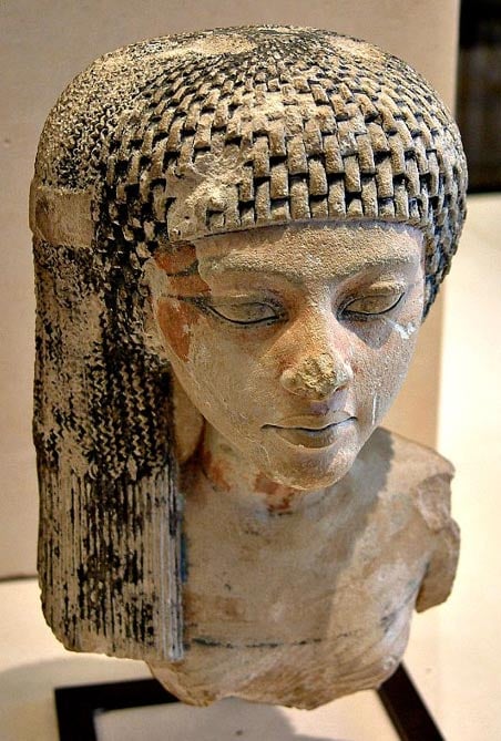 Bust of Meritaten, daughter of Nefertiti and Akhenaten and Great Royal Wife of the Eighteenth Dynasty. Louvre, Paris.
