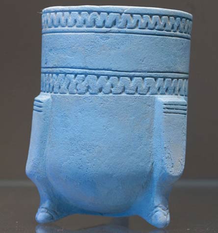 "Egyptian blue" tripodic beaker