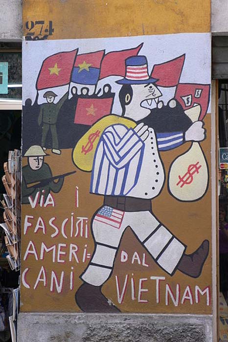 Τοιχογραφία από τον Francisco del Casino κατά του πολέμου του Βιετνάμ. 