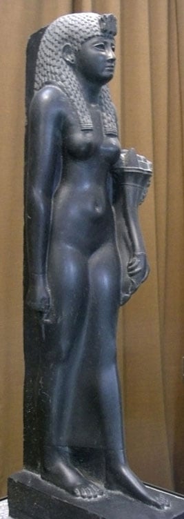 Estatua de Cleopatra como diosa egipcia;  Basalto, segunda mitad del siglo primero antes de Cristo