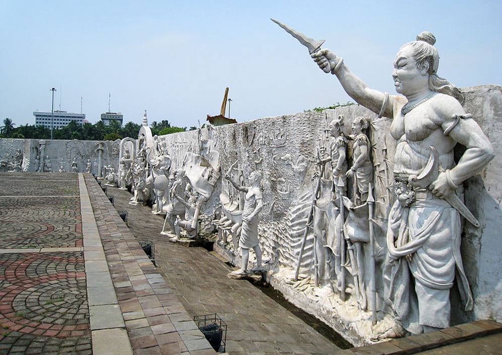  A Majapahit-themed park in Indonesia features statues depicting the kerajaan's (kingdom's) military and cultural aspects.