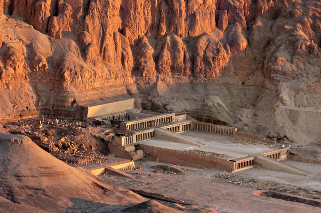 El templo mortuorio de Hatshepsut en Deir el-Bahri