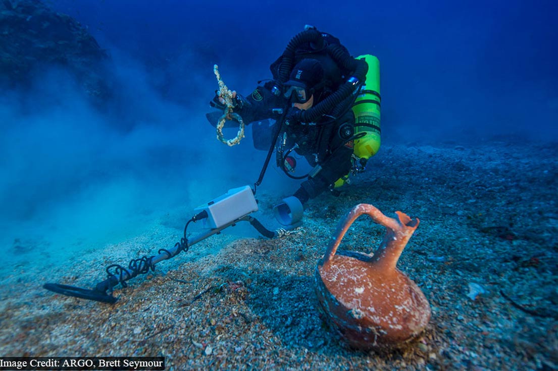 Metal encuesta detector de la zona del naufragio, foto por Brett Seymour. 
