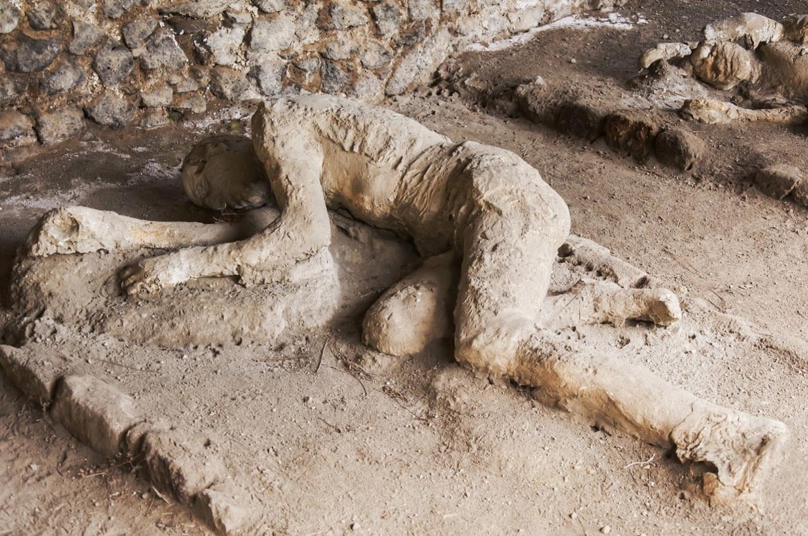 Cast of Pompei victim / ancient-origins.net