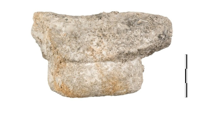 A close up of the marble piece.