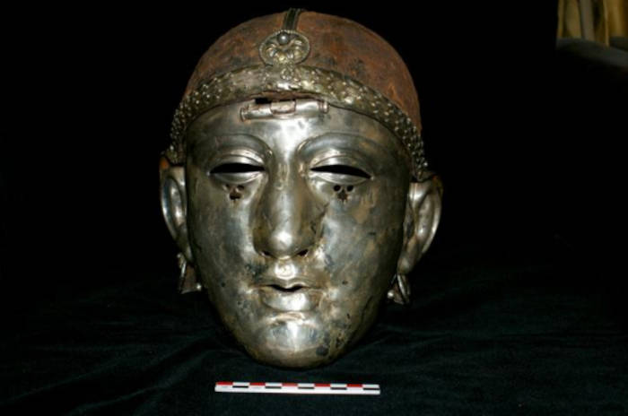 A mask of a person believed to be from the royal family, discovered in the Abu Saboun cemetery in Homs (Emesa).