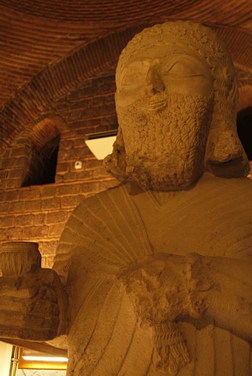 Estatua de la neo-hitita Rey Tarhunza (Aslantepe)