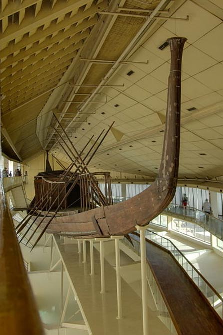 El barco Khufu reconstruida.  Giza, Egipto.