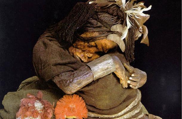 Peruvian child mummy with elongated skull undergoes analysis 500-year-old-Incan-child-mummy