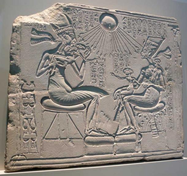 Akhenaten, Nefertiti and their children bask in the rays of the sun, Aten, a god that Akhenaten raised above all others.