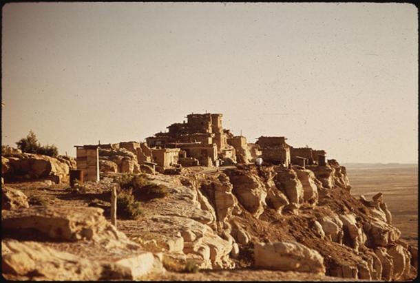 origin of hopi people The expedition moved on to the hopi villages, with the with many people seeking and holding outside jobs as well as earning money. origin of hopi people The expedition moved on to the hopi villages, with the with many people seeking and holding outside jobs as well as earning money.