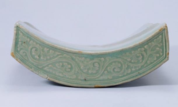 Decorated celadon roof tile of the Koryo/Goryo dynasty.