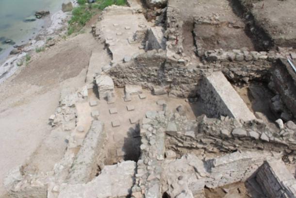 Dig sitio de una villa romana en Burgos (Poros) que data del siglo III dC 