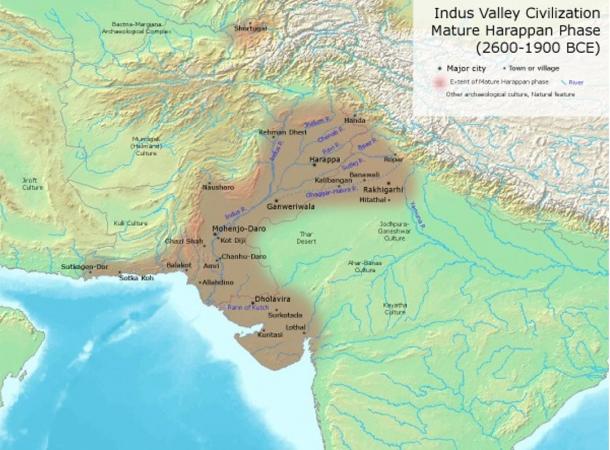 Extensão da Civilização do Vale do Indo em sua altura; Rakhigarhi é o nordeste da área marrom-sombreada que indica o Harappan Civilization.