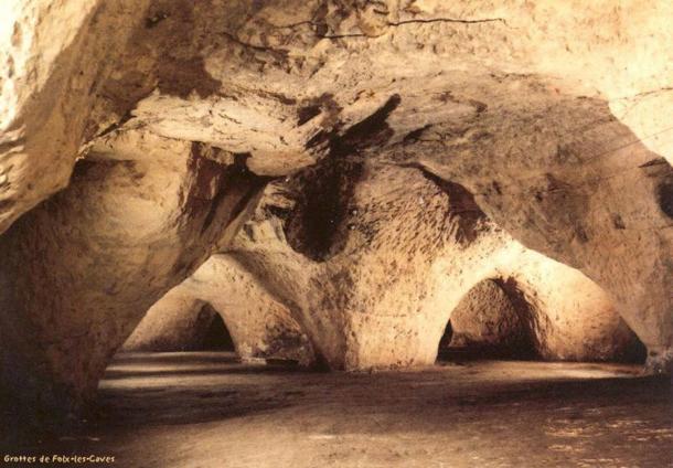 Las Grutas históricos de Folx-les-Cuevas: Ancient Hideout y Waypoint viajeros