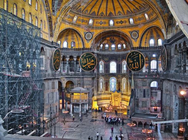 Secrets of the Hagia Sophia - Healing Powers, Mysterious Mosaics and Holy Relics Hagia-Sophia-inside-the-church