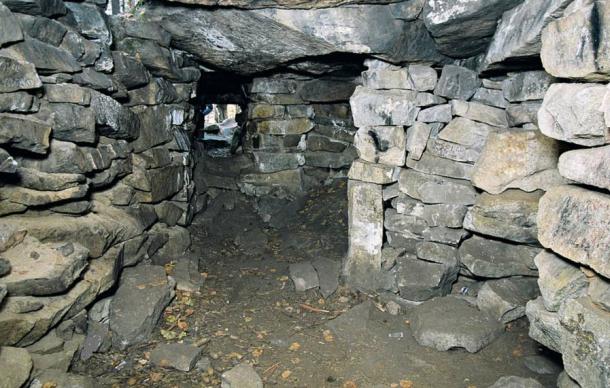 Dentro Megalith 1, Vera Island