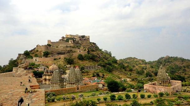 Kumbhalgarh Fort and wall.