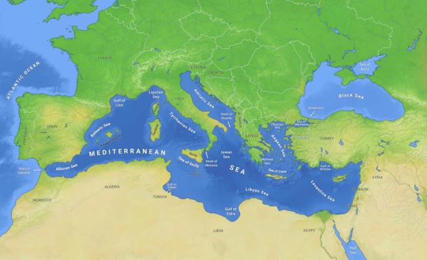 Mapa del Mar Mediterráneo, con subdivisiones, estrechos, islas y países