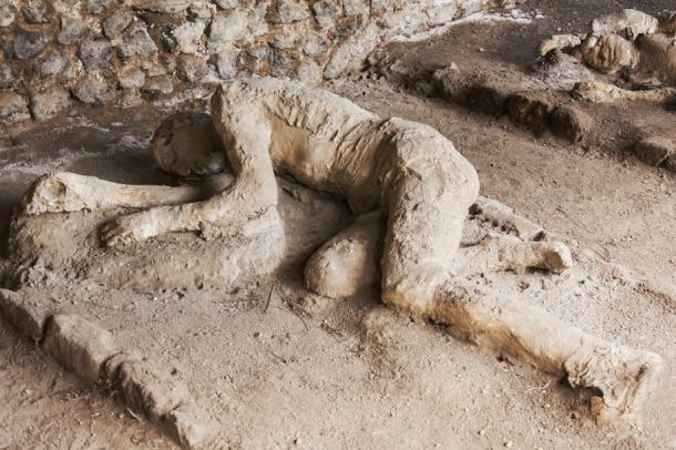 The plaster casts of Pompeii victims were placed through CT scans to reveal what was underneath.