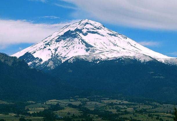 View of the Popocatepetl volcano from Amecameca, Mexico State.