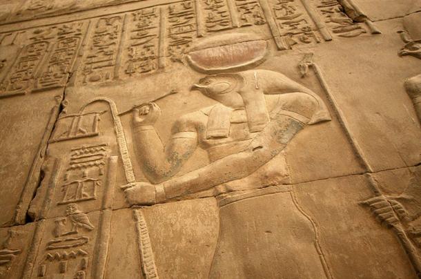 Alivio de Horus, dios del sol, el cielo, y la realeza. 