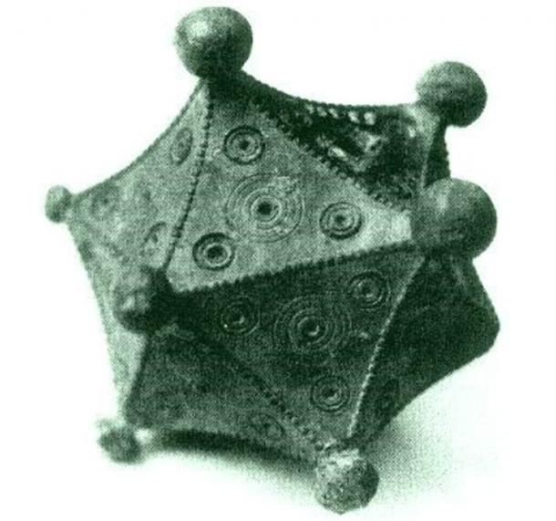 El icosaedro romano encontrado por Benno Artmann