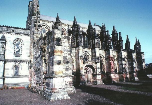 El exterior de la capilla de Rosslyn, Roslin, Escocia.