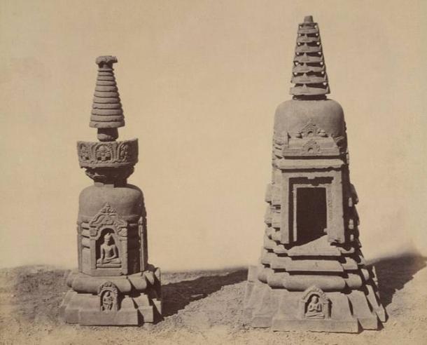 Stupas votivas chaitya Sarvatobhadra, simbólicamente representan el milagro del señor Buda