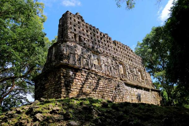 The legendary Yucatan Hall of Records found at Yaxchilan? Strange Labyrinths and Edgar Cayce Structure-33