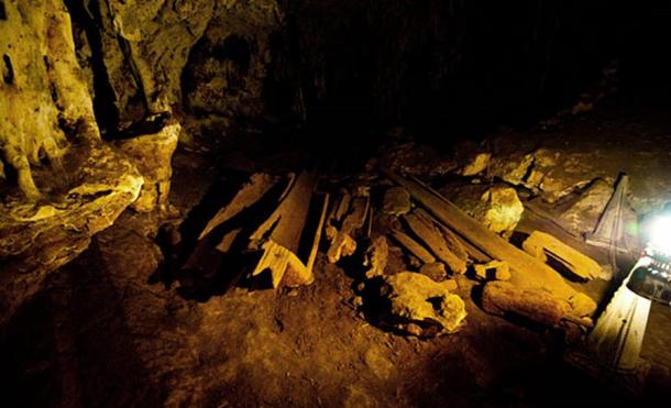 dating stone artifacts Allow archeologists to use relative dating to determine the age of an artifact or site by locating it in a sequence involving other artifacts with for stone, bone . dating stone artifacts Allow archeologists to use relative dating to determine the age of an artifact or site by locating it in a sequence involving other artifacts with for stone, bone .