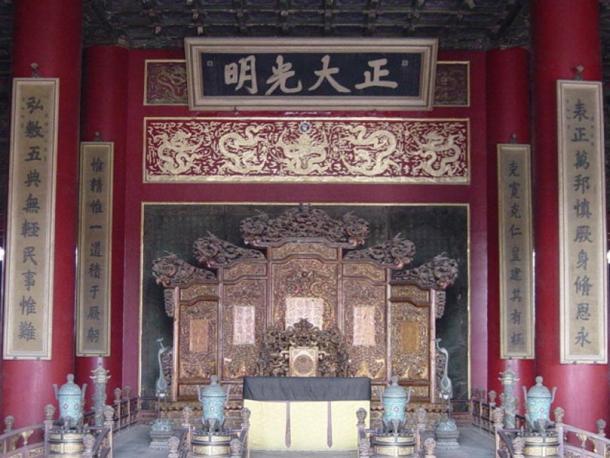 El Dragón Trono del Emperador de China ahora se encuentra vacante en la Ciudad Prohibida.