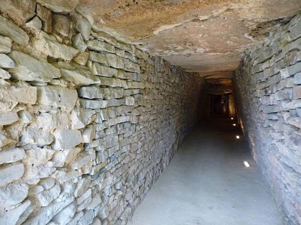 Tholos de El Romeral; walls of small rubble, megalithic capstones.