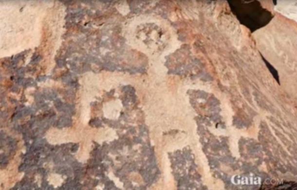 Three-fingered being found amongst petroglyphs nearby in Nazca 