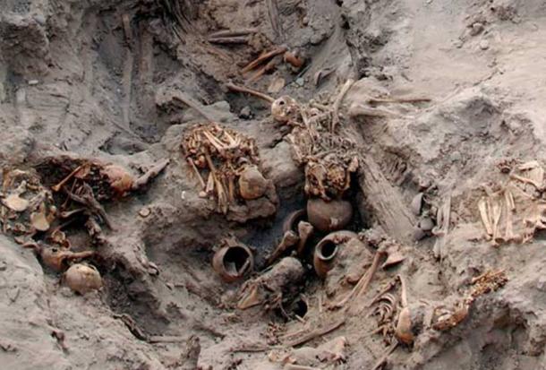Tumba descubierto en Pachacamac por arqueólogos belgas en 2012