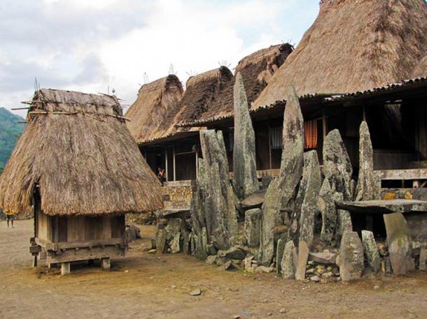 Ghosts, Hobbits or Cannibals? The Legend of Ebu Gogo, the Secret Tribe of Wild Grandmother Flesheate Traditional-village