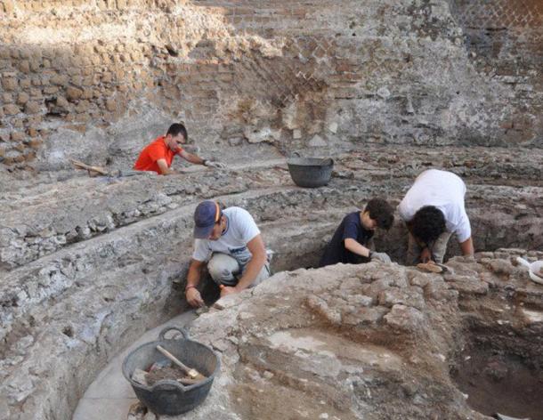 The UPO team during excavation work in the 'stibadium.’