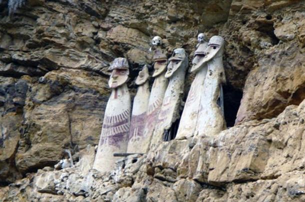 The Sentinel Sarcophagi of the Warriors of the Clouds
