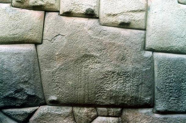 Los antiguos muros incas
