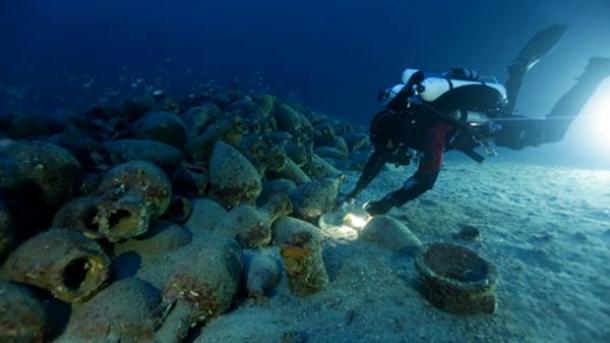 2000 años de edad, naufragio y altar de sacrificios encontrado cerca de Islas Eolias