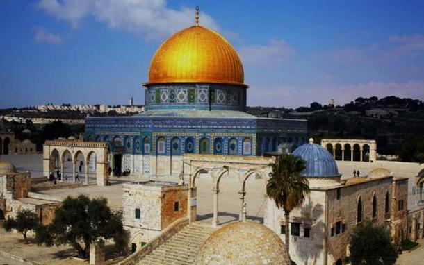 Can Different Religions Peacefully Share a Sacred Site? A Temple Mount Tragedy