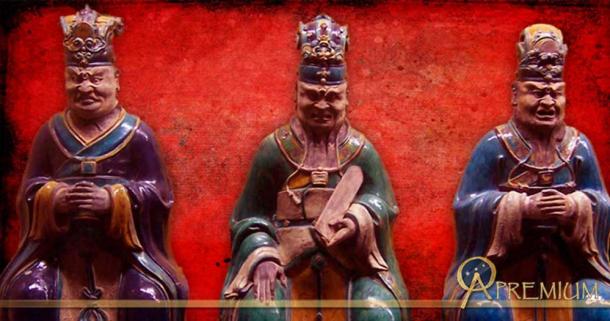 Figurines representing three of the ten judges of Diyu and Red Maw