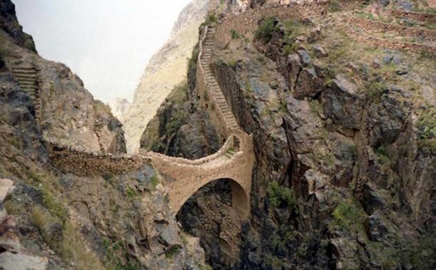 How to Prevent an Invasion? Build a Bridge! The Shaharah Bridge in Yemen, a Bridge of Sighs