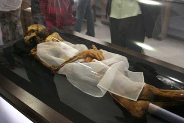 Ancianos siberianos votan para enterrar la momia de 2.500 años de edad, con espíritu enojado