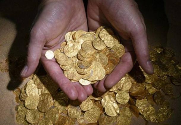Explorers find Hidden Treasure in Cave – Coins and Jewelry Dating to Alexander the Great Gold-coins-Caesarea