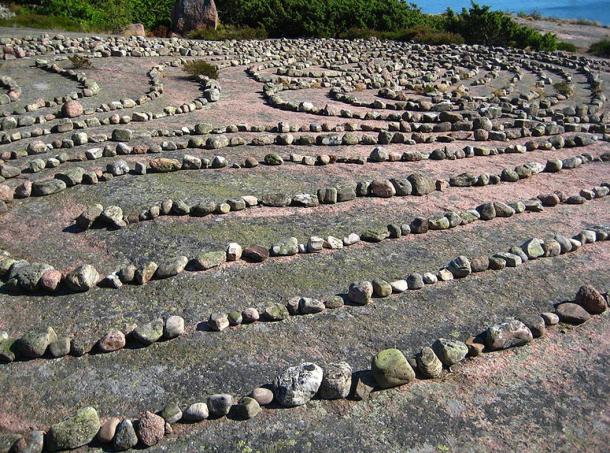 El laberinto en la isla de Blå Jungfrun, Suecia.