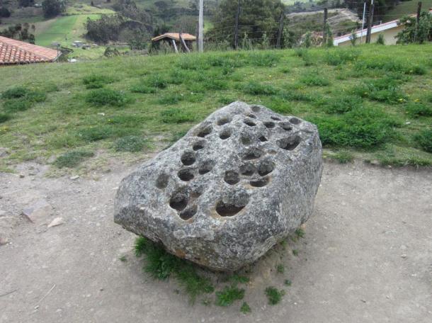 El calendario lunar del Cañari.