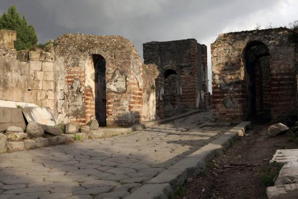 View of the northwest gate of Pompeii, the Porta Ercolano, leading to Herculaneum