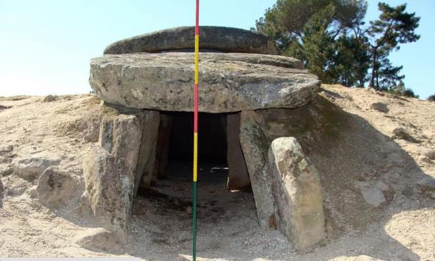 The orientation of the tombs suggests that they are aligned to offer a view of Aldebaran, the brightest star in the constellation of Taurus.