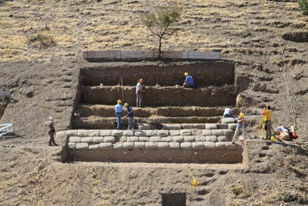 Enormous Burial Mound in Turkey May Contain Long-Lost Graves of Attalid Rulers Peripheral-wall